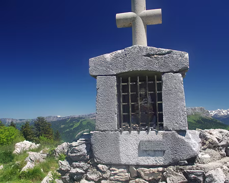 Oratoire d’Orgeval (marquant la limite du « désert » de la Grande Chartreuse) Oratoire d'Orgeval (marquant la limite du « désert » de la Grande Chartreuse)