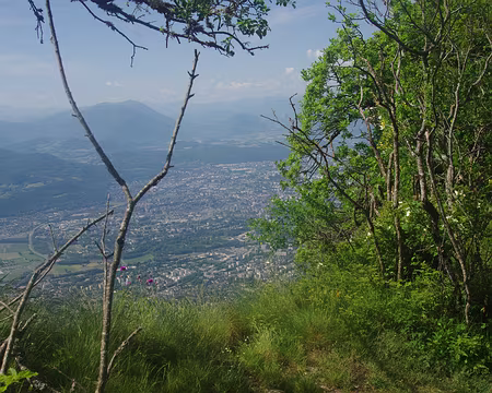 La vallée de l’Isère vue depuis la crête du Saint-Eymard La vallée de l'Isère vue depuis la crête du Saint-Eymard