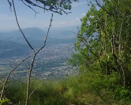 La vallée de l’Isère vue depuis la crête du Saint-Eymard La vallée de l'Isère vue depuis la crête du Saint-Eymard