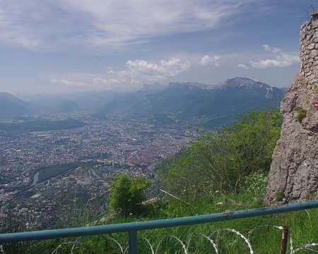 Fort du Saint-Eymard, Grenoble en contrebas Fort du Saint-Eymard, Grenoble en contrebas
