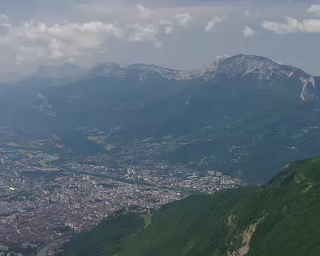 Depuis le fort du Saint-Eymard, vue vers Grenoble Depuis le fort du Saint-Eymard, vue vers Grenoble