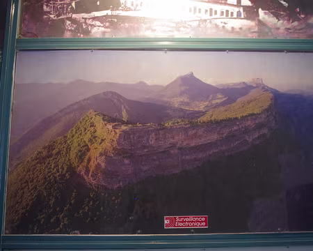 C’est cette falaise que nous avons longée... C'est cette falaise que nous avons longée...