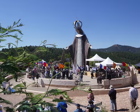 N-D de Ste Afrique. Cérémonie tous les 1er mai en mémoire des expatriés d'Algérie.