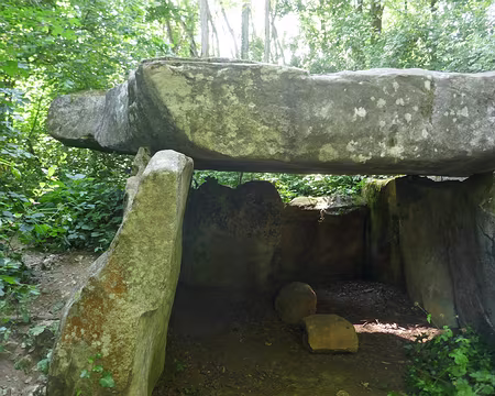 Environ 16 tonnes, et à la main... Respect.