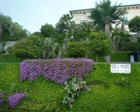 P1350898 Une des iles Borromées