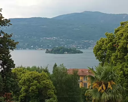 001 vue le lac de l'Ostello Verbania