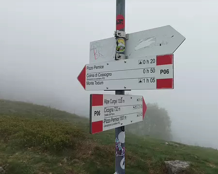 069 on repars vers le Mt Pernice dans la brume