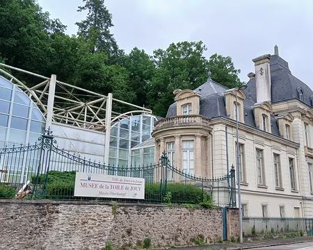 035 Le château de l’Eglantine (XIXème siècle), à Jouy-en-Josas, abrite le musée de la Toile de Jouy depuis 1977