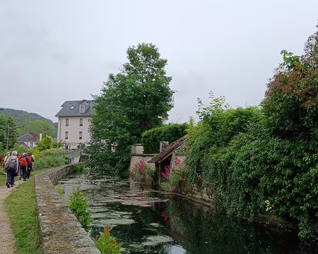 039 Le bief du moulin de Jouy-en-Josas sur le bras vif de la Bièvre