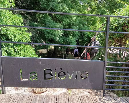 044 La Bièvre sur la commune de Bièvres