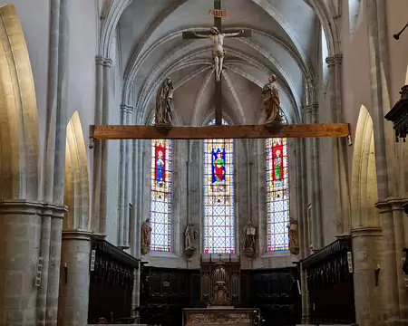 005 Vue d'ensemble de la nef. La poutre de gloire date de la première moitié XVe siècle