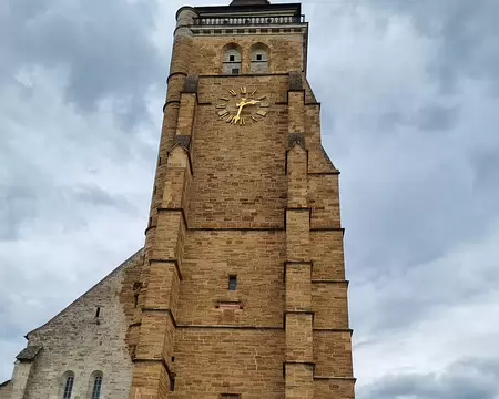 022 Le clocher culmine à 44 mètres