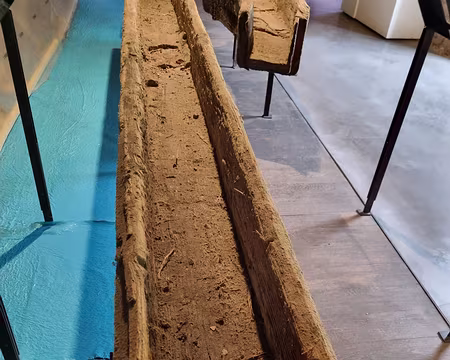 055 Canalisation utilisée pour la circulation de la saumure dans la saline, reliant probablement les réservoirs aux poêles