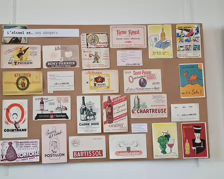 075 C'est un objet que les moins de 60 ans ne peuvent pas connaître, et pourtant il a fait fureur vers 1950 dans les cours d'école