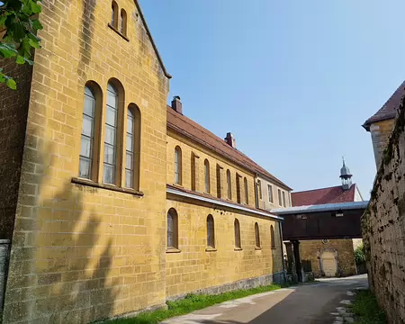 090 Ancien hôpital Sainte Barbe, fondé en 1481 par le chanoine Cordier. Brûlé en 1639 lors de la conquête française, il fut reconstruit et devint hôpital royal....