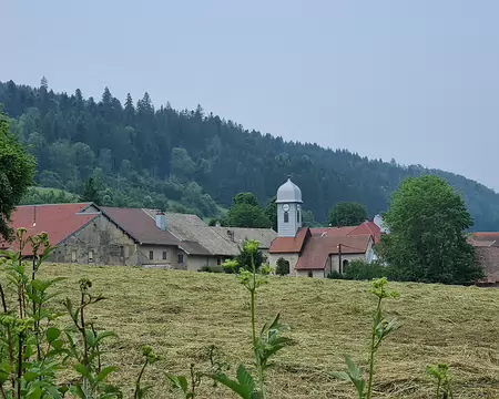 096 Village de les Nans avec son magnifique clocher comtois