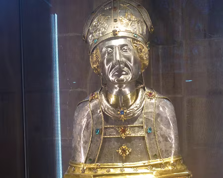 P1210320 Reliquaire de Saint-Lambert (635-705), saint patron de Fribourg, datant de 1514.