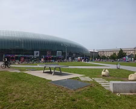 P1210392 ...sa gare et sa verrière installée en 2006.