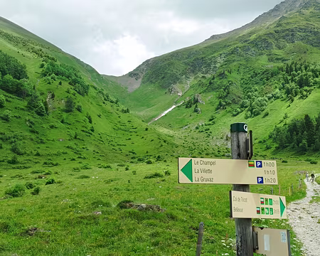 P1040052 vue sur le col du tricot, c'est par là