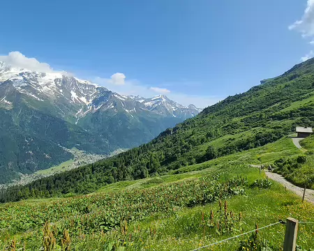 20250617_161126 Au-dessus de la vallée des Contamines.