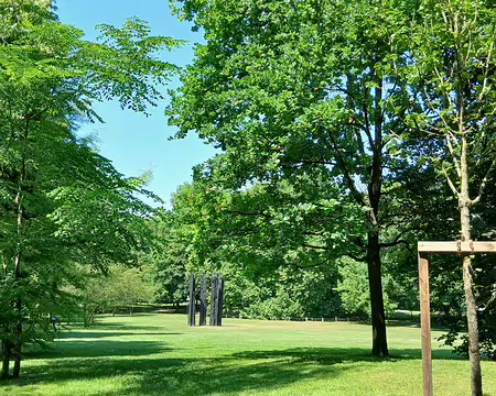 039 Le parc arboré