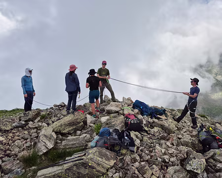 20250704_173347 exercice de corde au sommet du Galeteau