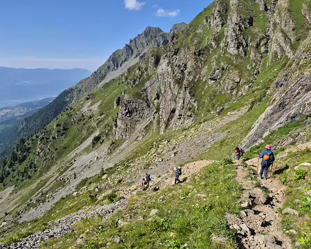 20250705_173009 descente vers le Habert du Mousset, à droite le chemin qui remonte vers le refuge Jean Collet