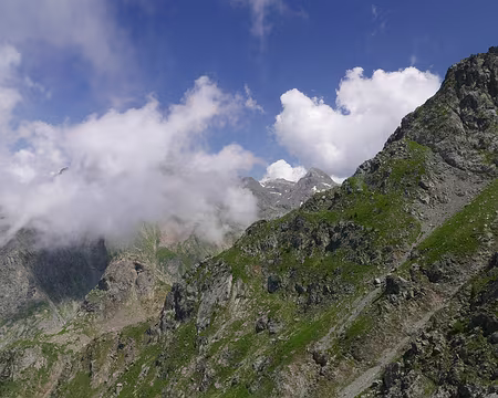 P1180928 Les nuages défilent sur Belledonne...