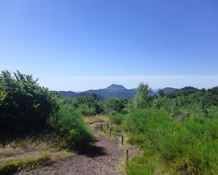 P1210420 J 2 - de Volvic au Puy de Dôme