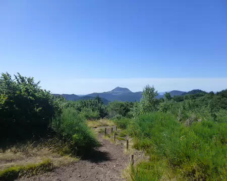 P1210420 J 2 - de Volvic au Puy de Dôme