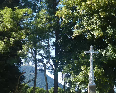 P1210442 Le Puy de Dôme et la croix de Laschamps