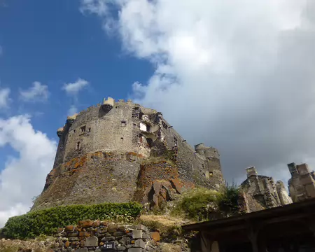 P1210498 Château de Murol édifié à partir du XIè s.