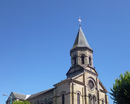 P1210542 ...son église néo-romane construite en 1880