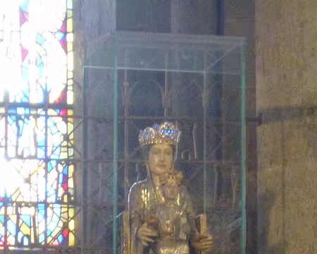 P1210589 Statue romane de la Vierge à l'enfant