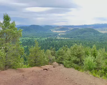 Depuis le sommet du puy de Lassolas.