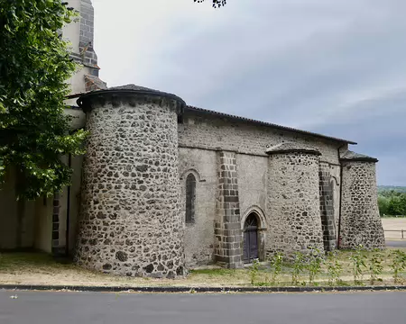 Église fortifiée d'Aydat.
