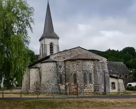 Église fortifiée d'Aydat.