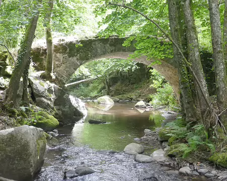 Pont de Riberolles sur la Monne.