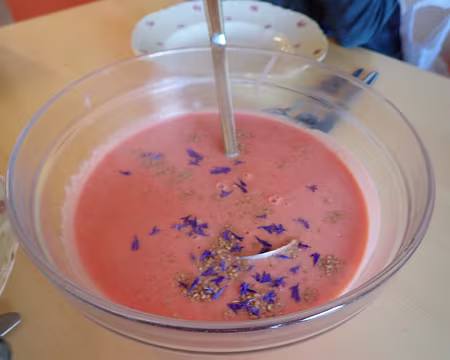 2025-07-10 18-31-16 Soupe fleurie à la cabane de Mille