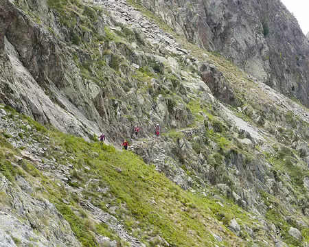 P1190396_1 Quelques passages équipés de chaînes assure la progression en toute saison !