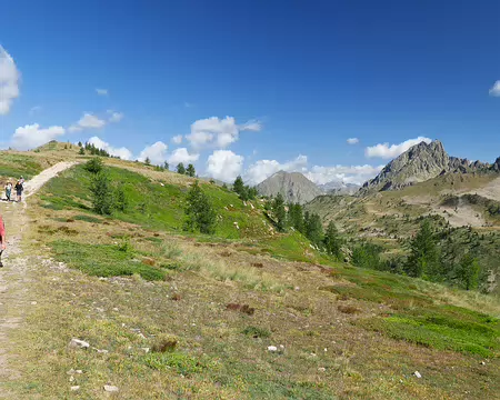 P1190435 Progression fcaile sur la crête de la Lausetta en direction du Col de la Lombarde.