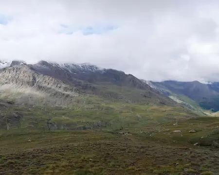 P1190057 Vers le Bric de Rubren et la Pointe de Cornascle dont les pieds sont fraîchement blanchis.