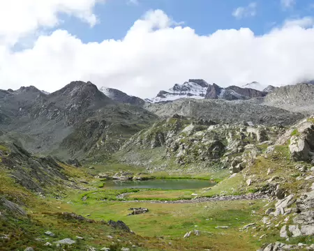 P1190066 Le lago Longet avec le Mont de Salsa (3328m) au fond.