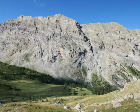 P1190159 Vue sur les Rochers de Saint-Ours.