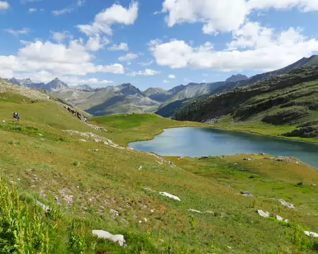 P1190215 Vue arrière sur le lac du Lauzanier.