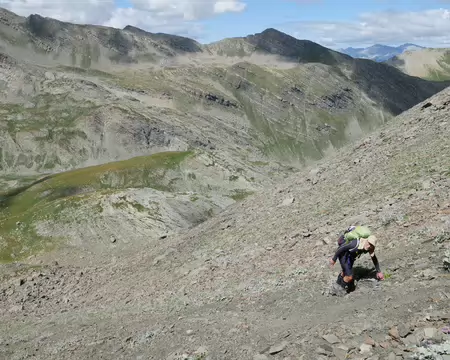 P1190219 Montée au Pas du lac de l'Enchastraye (2760m).