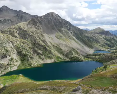 P1190277_1 Vue sur les lacs de Vens.