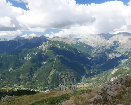 P1190285 Vue sur le parc du Mercantour et la vallée de Saint-Etienne-de-Tinée.