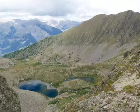 P1190291 Vue plongeante sur les Lacs Varicles et le Plan de Ténibre.