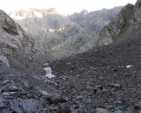 P1190331 Il faut trouver une trace efficace... chercher des cairns dans un pierrier sans nom.